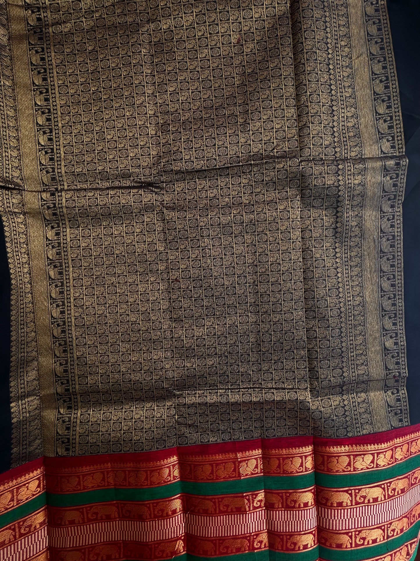 Kanchi cotton saree in butta weaves & grand pallu