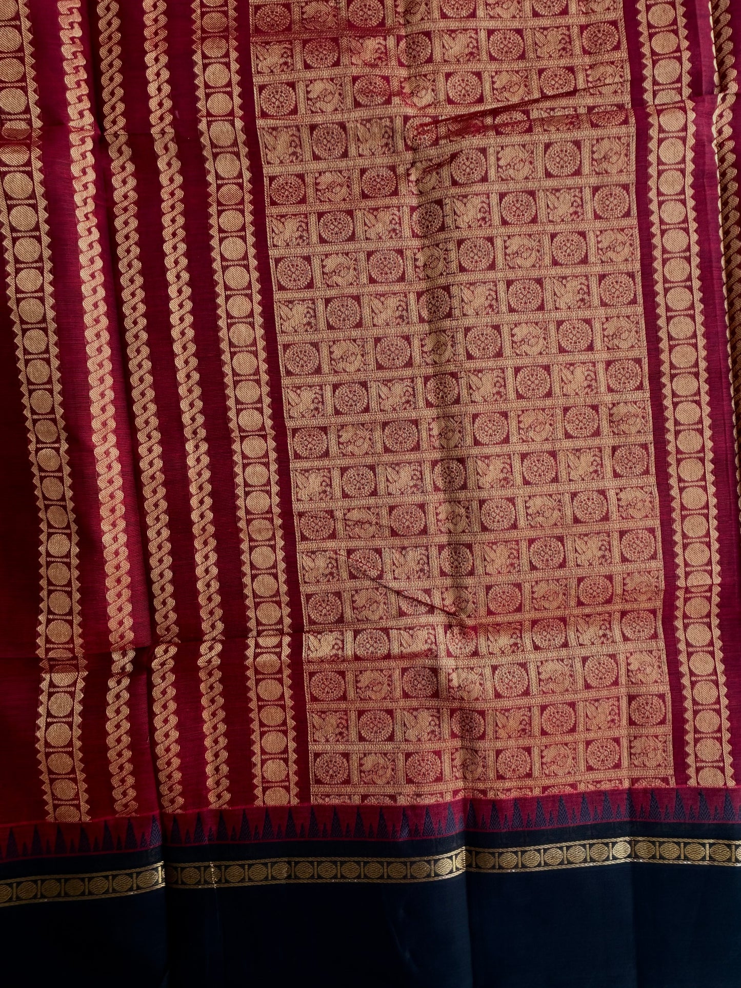 Kanchi cotton saree with Korvai border & grand pallu