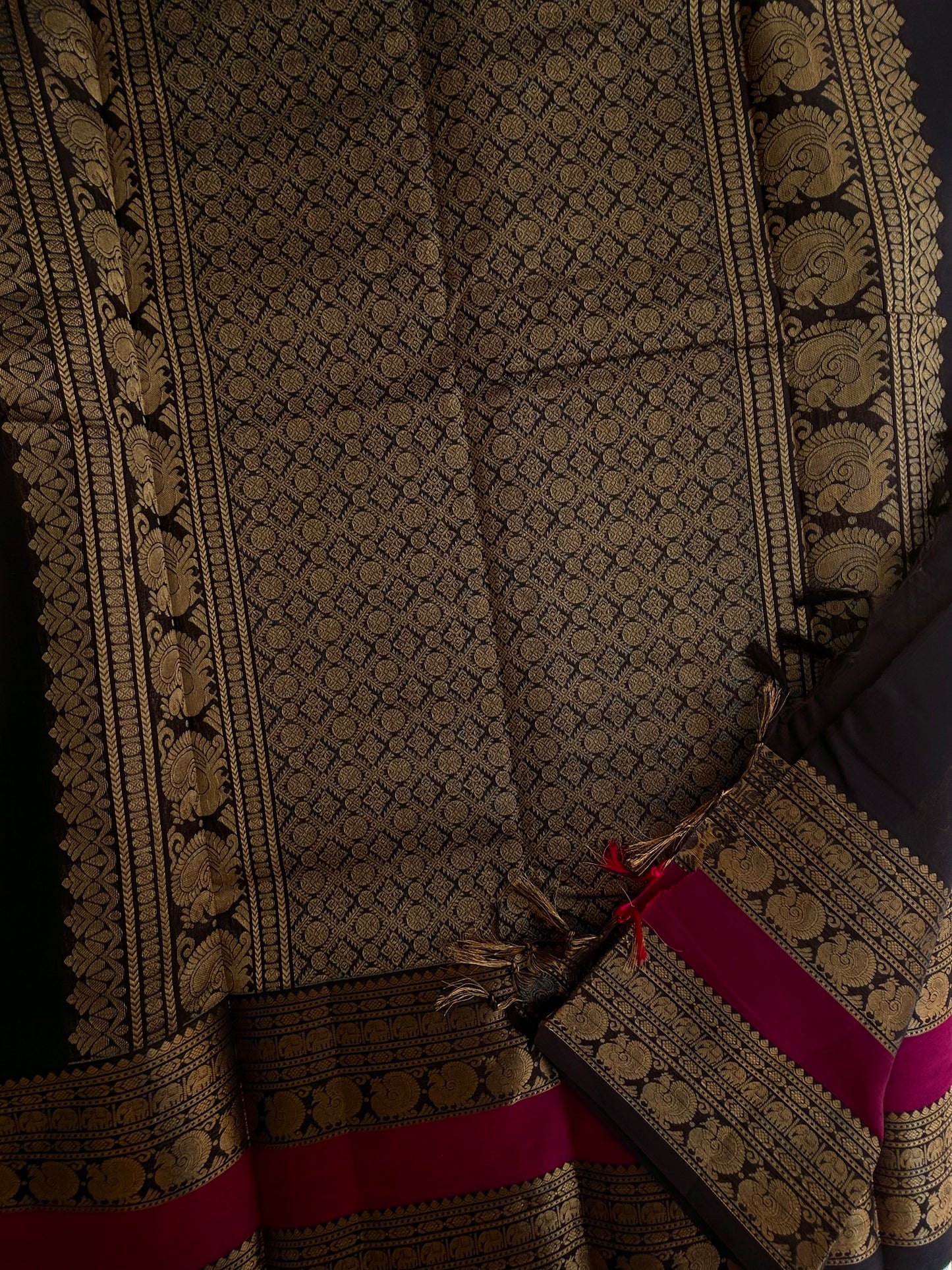 Premium Kanchi cotton with annam zari butta weaves and grand pallu