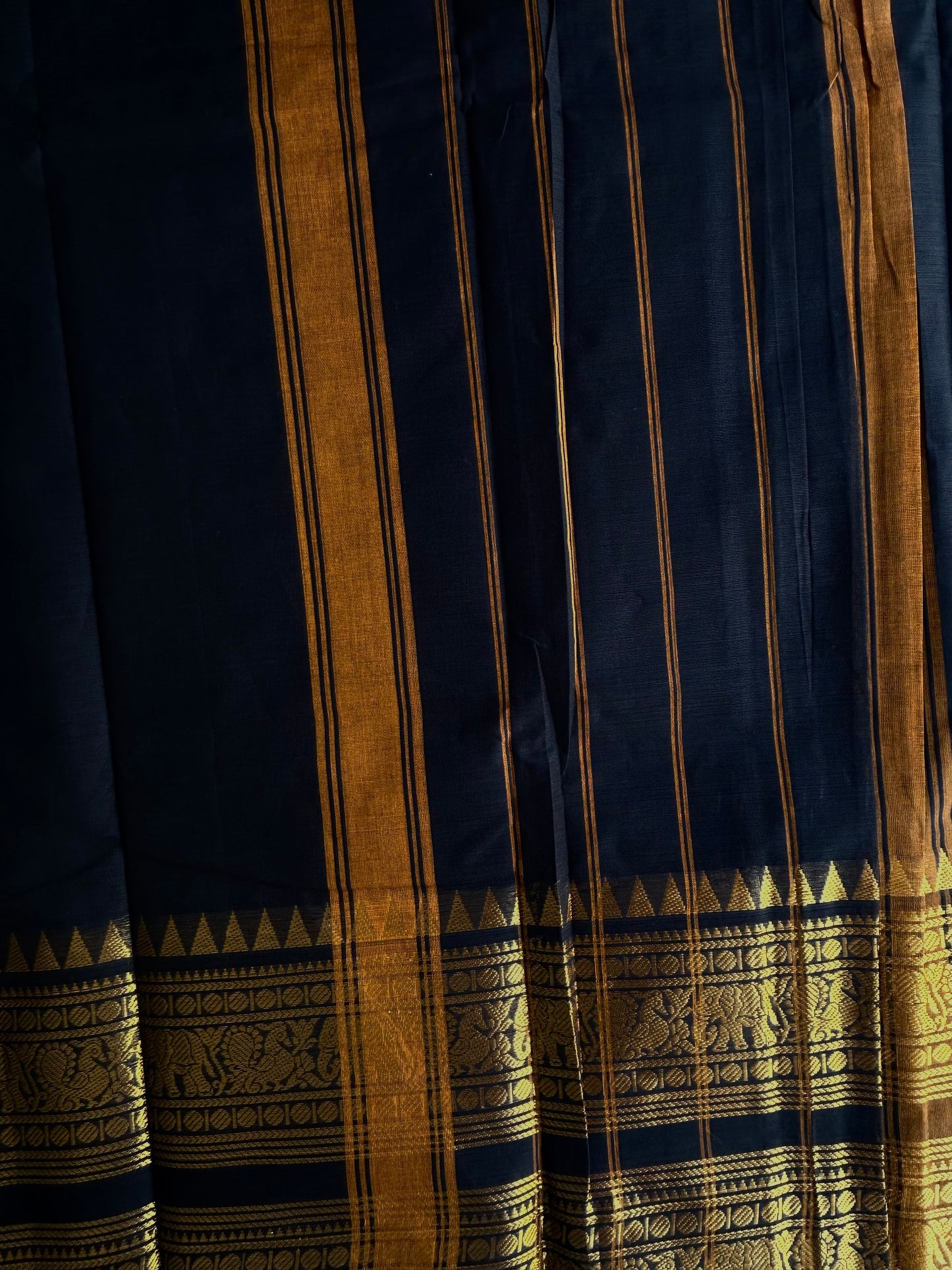 Kanchi cotton saree with rettapett border