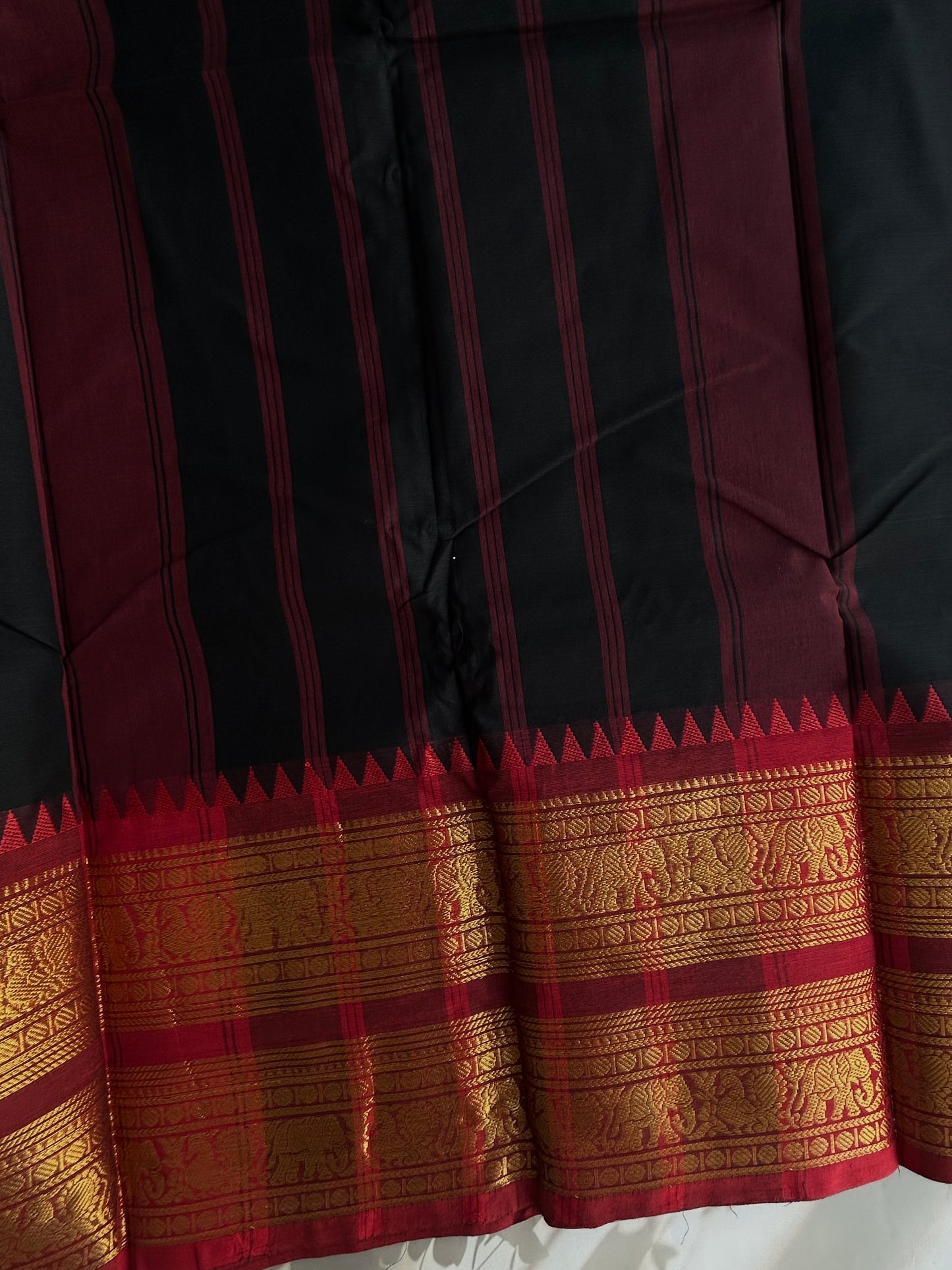 Kanchi cotton saree with rettapett border
