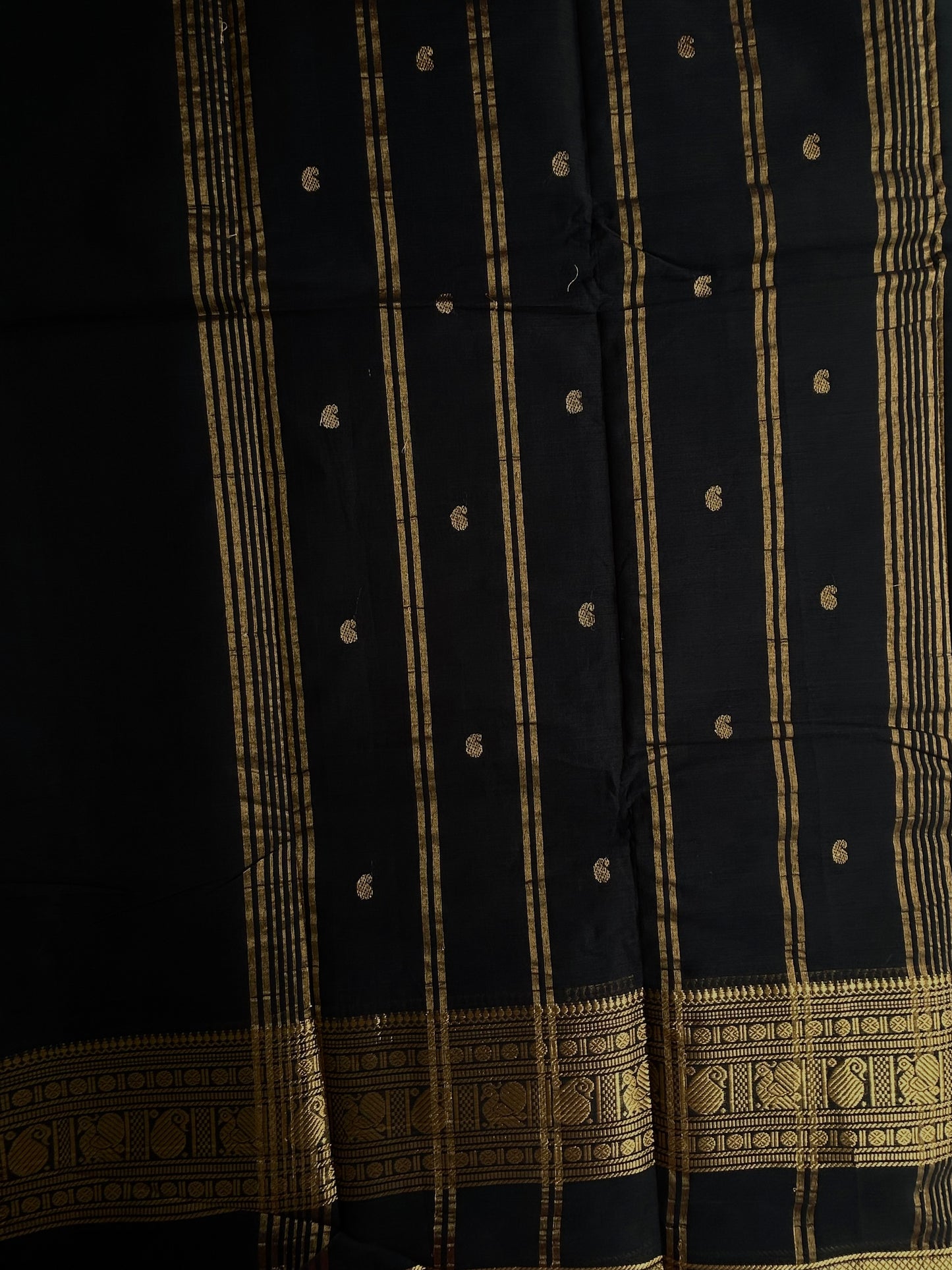 Kanchi cotton saree with butta weaves black