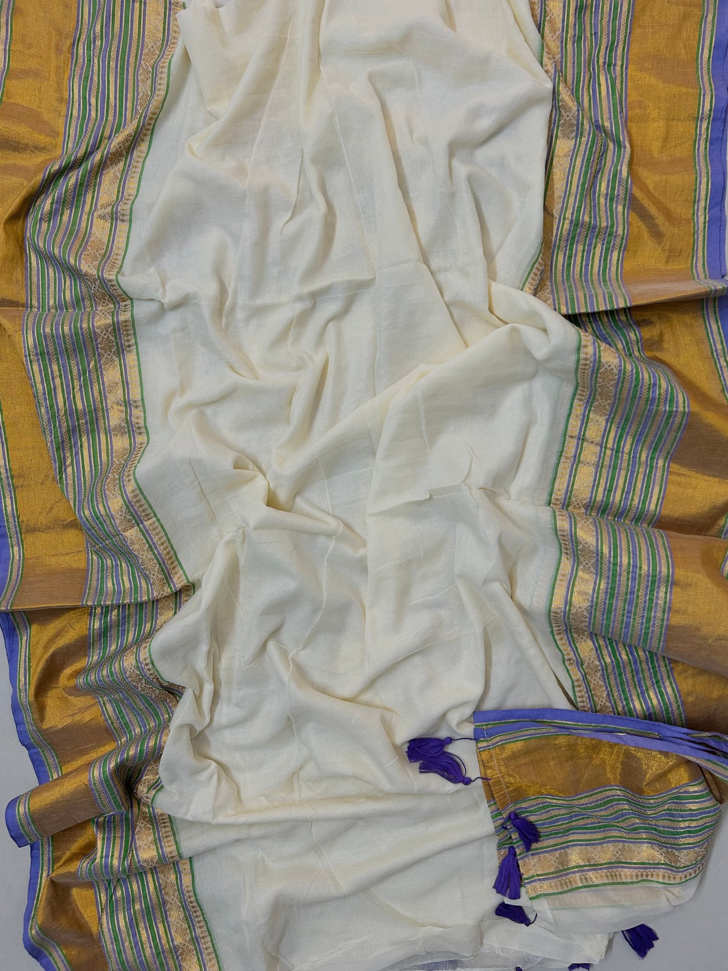 Mul mul saree with zari border