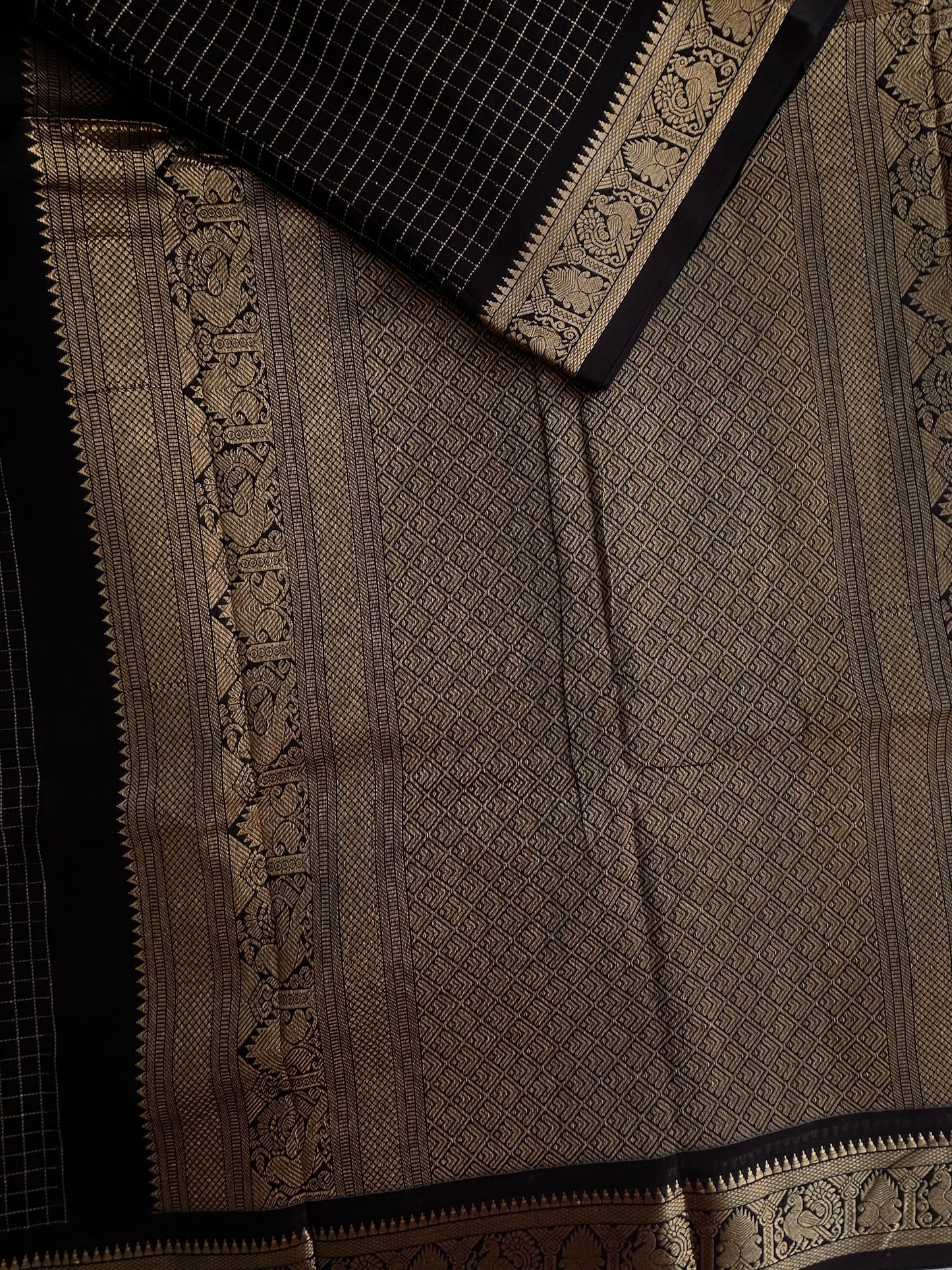 120 count Kanchi cotton with zari kattam & grand pallu