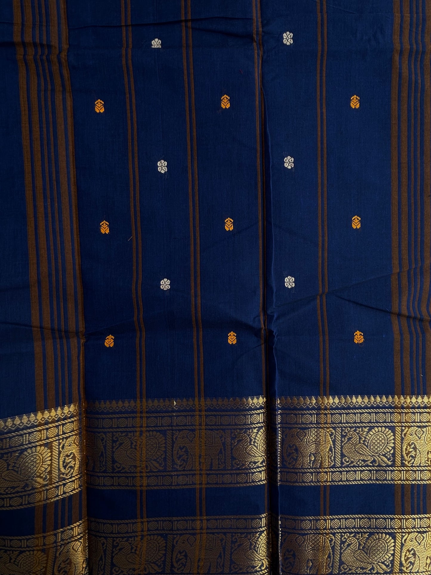 Kanchi cotton saree with rettapett border & butta weaves