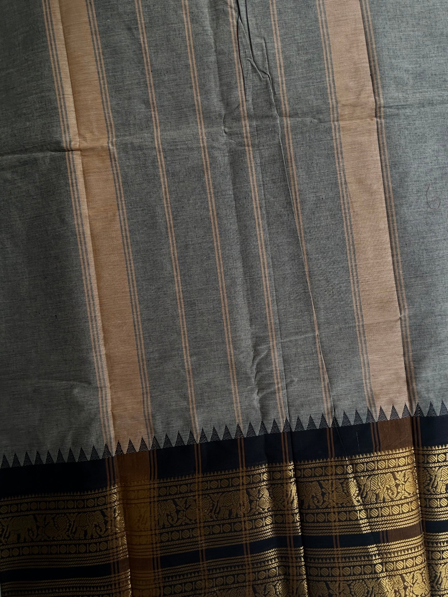 Kanchi cotton saree with rettapett border