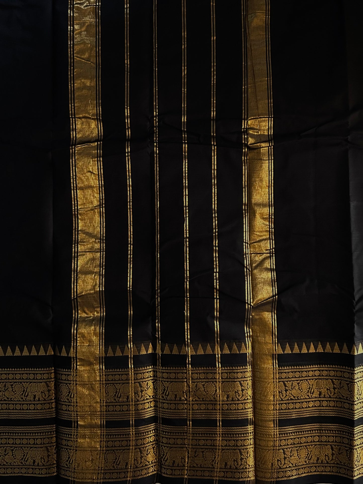 Kanchi cotton saree with rettapett border- black