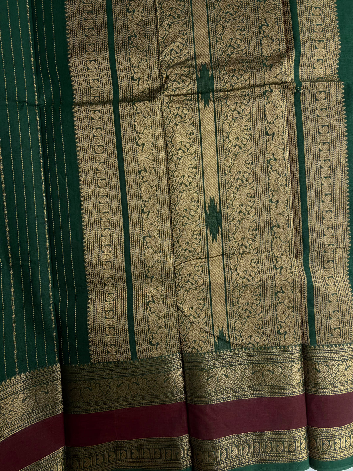 Kanchi Vairaoosi weaves saree - green