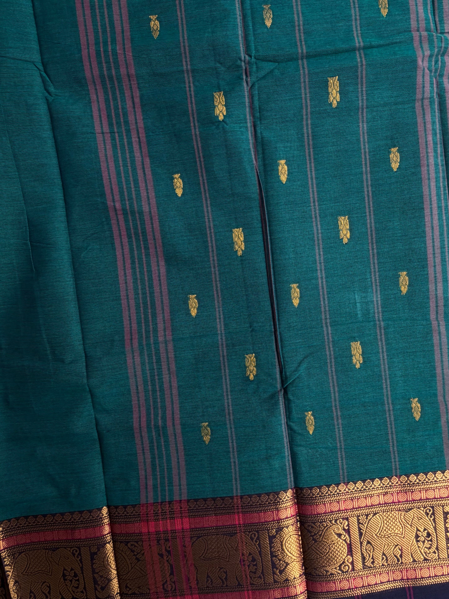 Kanchi cotton saree with butta weaves