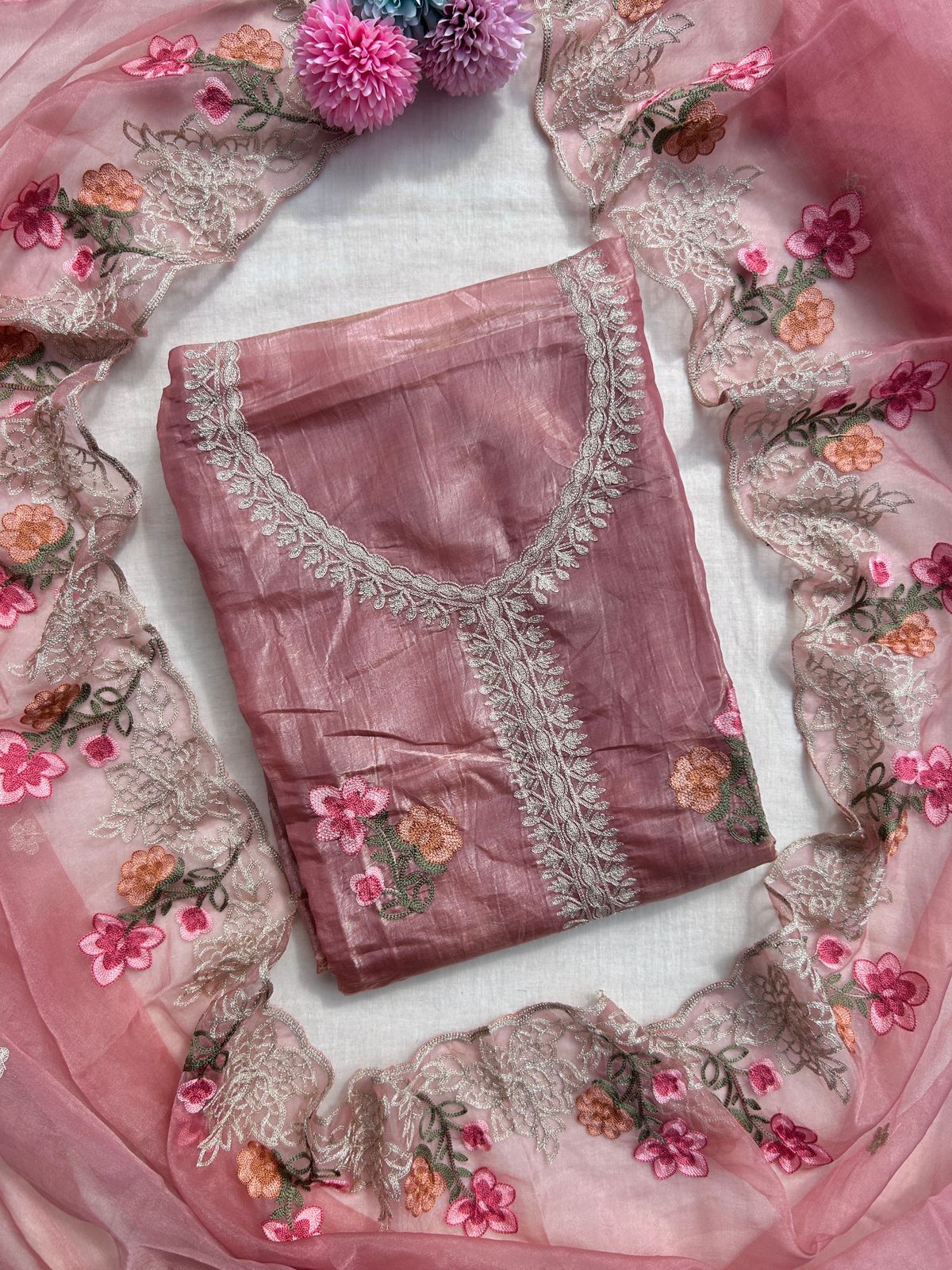 Embroidered crush tissue suit set