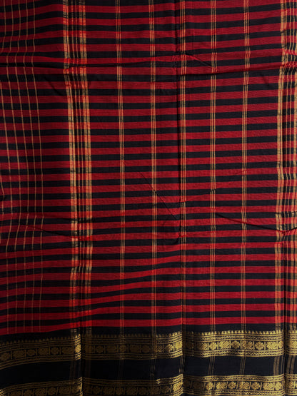 Kanchi cotton saree in kattam pattern & zari border