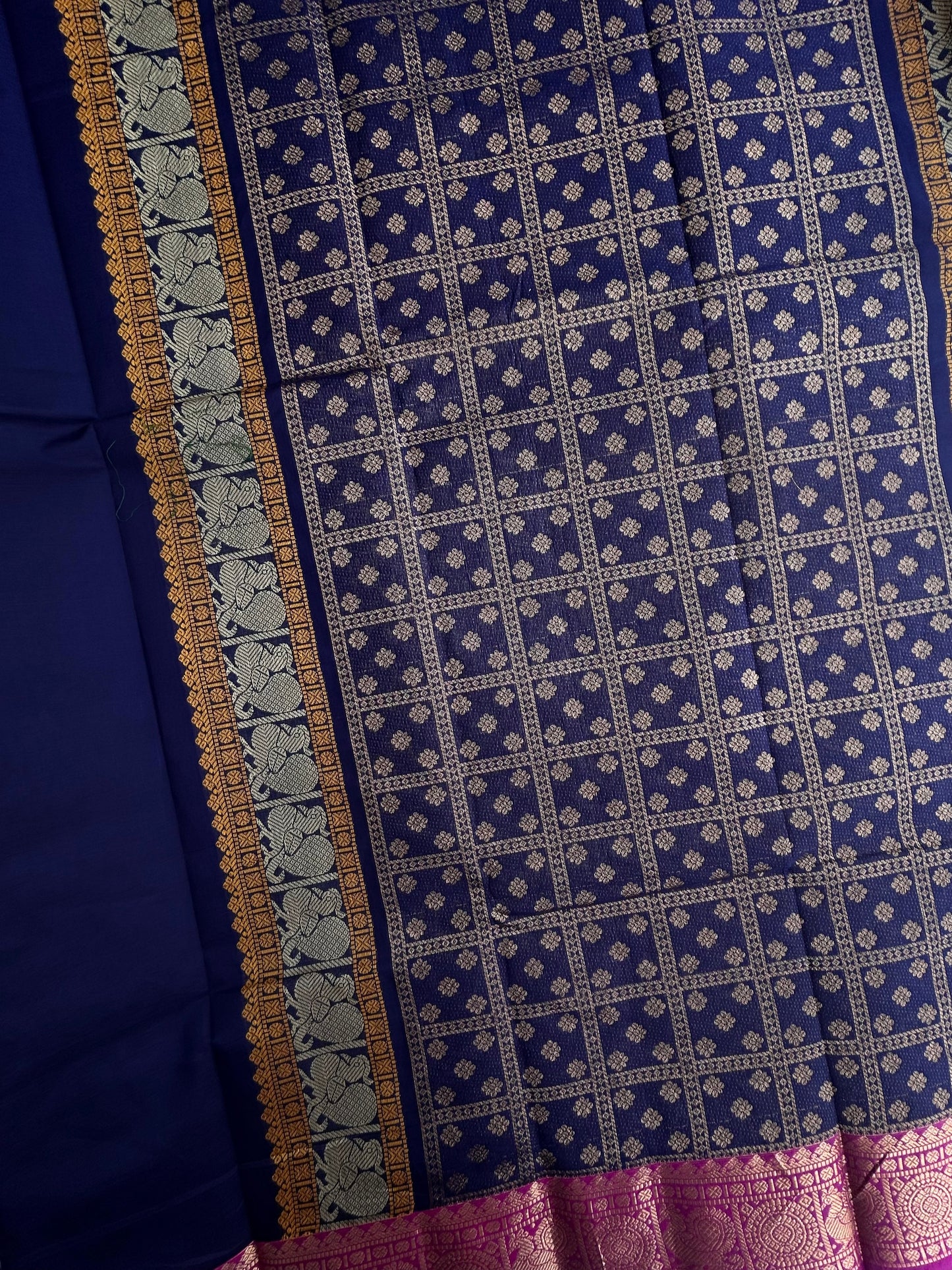 Kanchi cotton saree in butta weaves & grand pallu