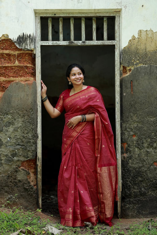 Kanchi cotton saree with kattam weaves & grand pallu maroon