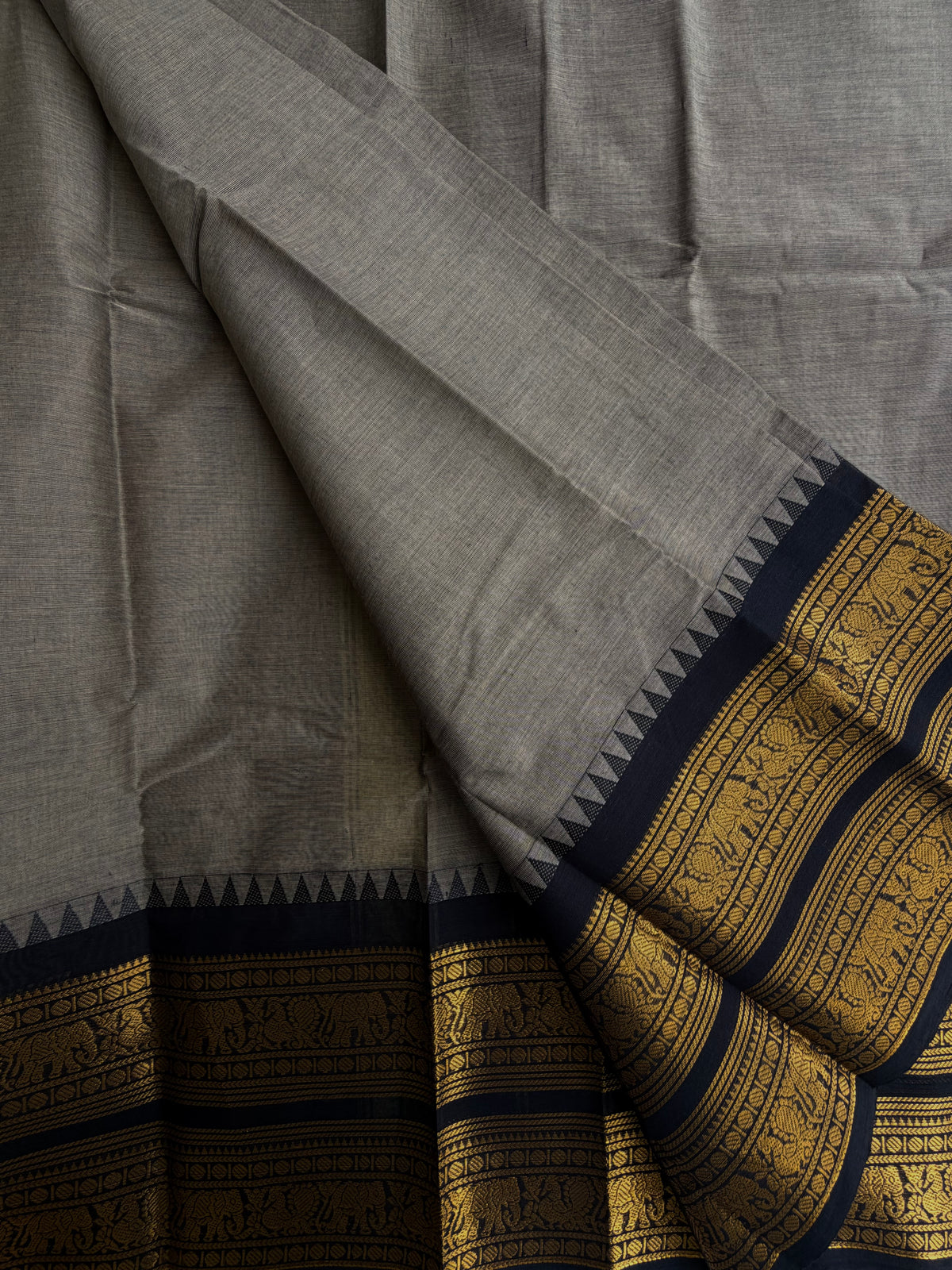 Kanchi cotton saree with rettapett border