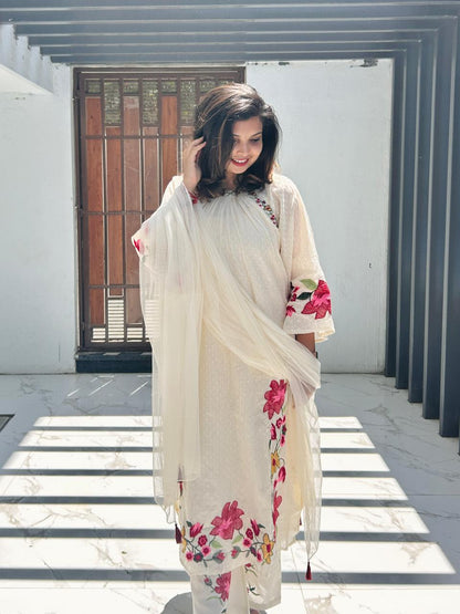 Off white Embroidered Cotton Kurta set