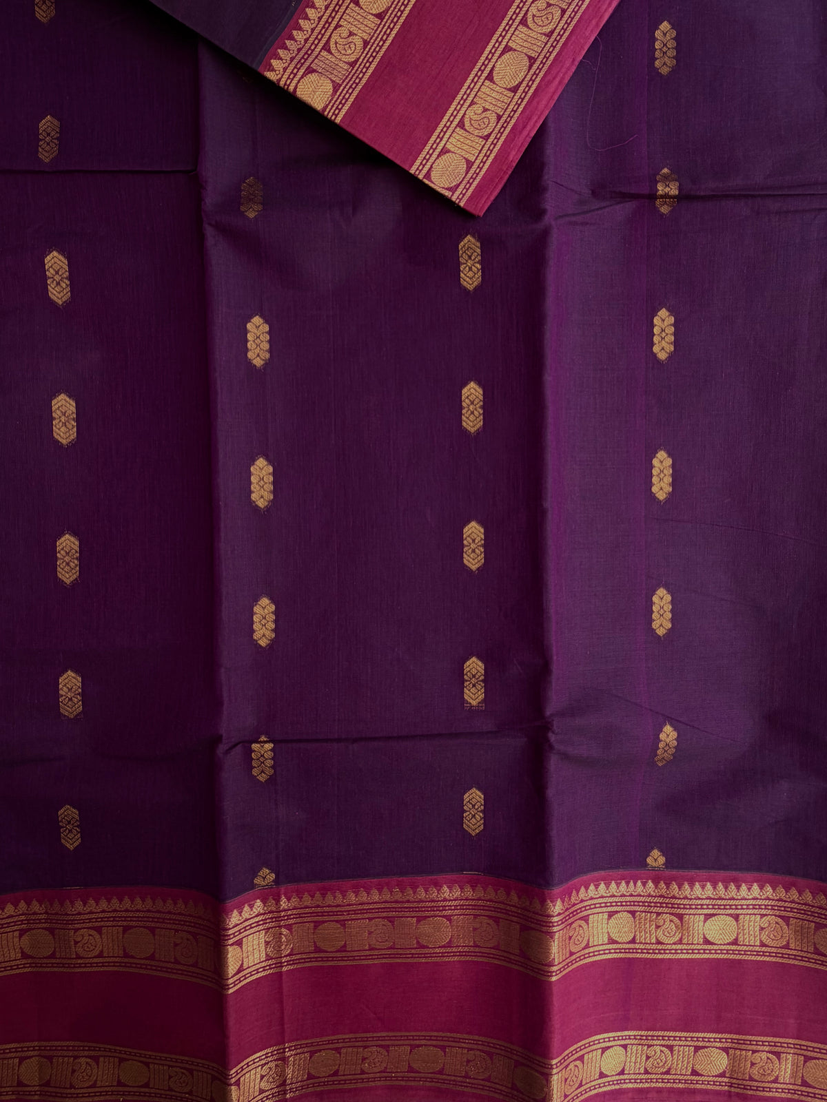 Kanchi cotton saree with butta weaves & grand pallu