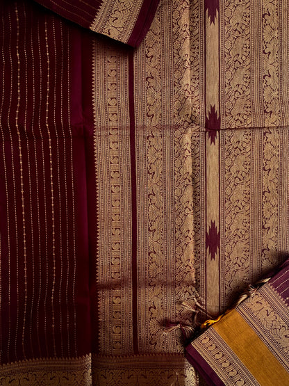 Kanchi Vairaoosi weaves saree - brown