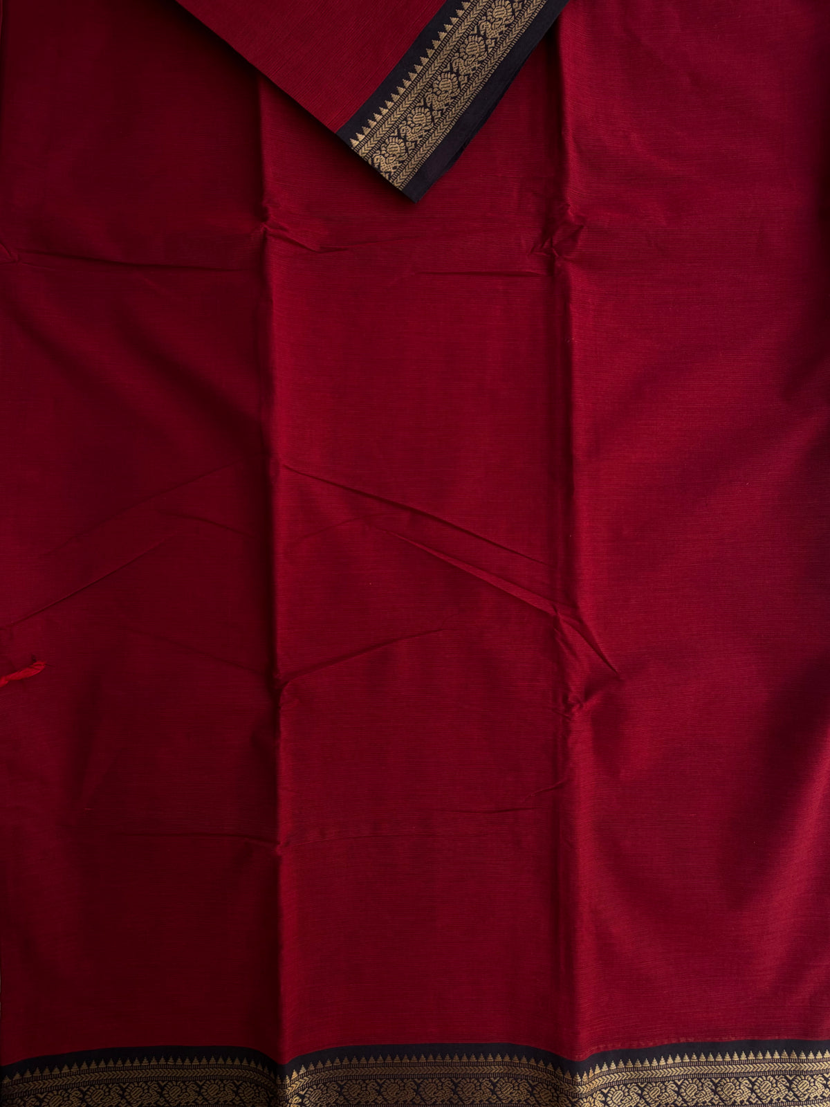 Kanchi cotton with minimal zari border Red with black border