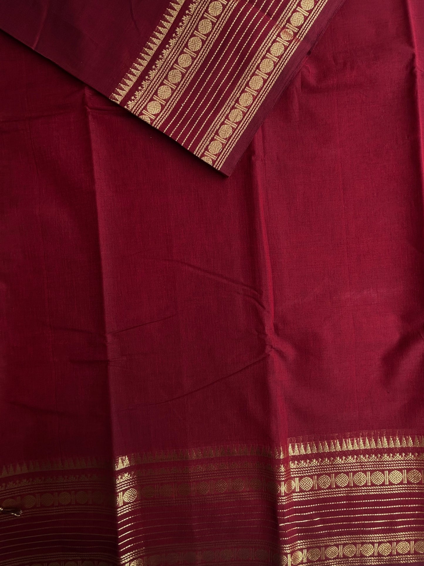 Kanchi cotton saree with zari weaves - deep red
