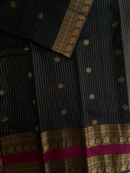 Premium Kanchi cotton with annam zari butta weaves and grand pallu