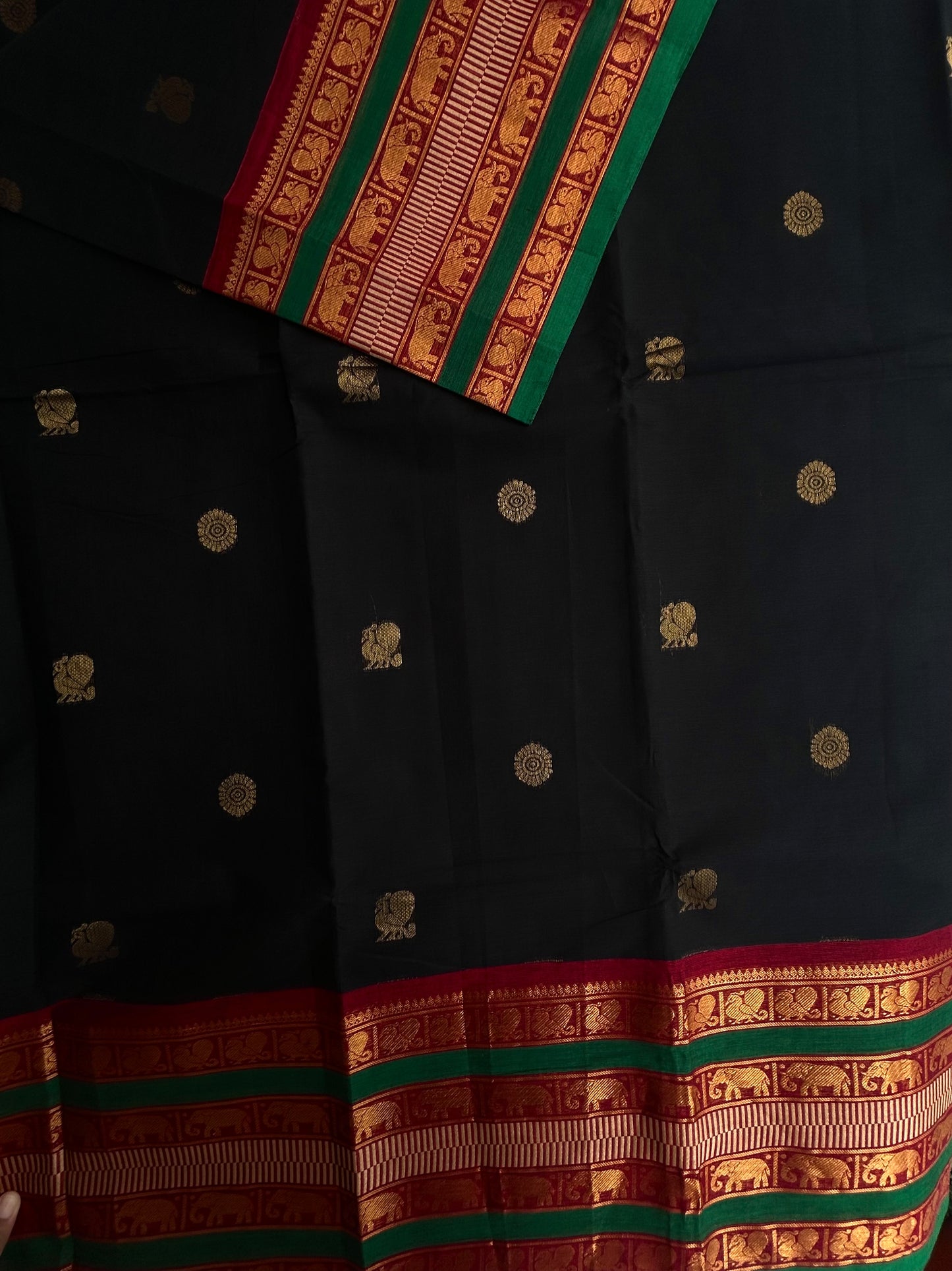 Kanchi cotton saree in butta weaves & grand pallu