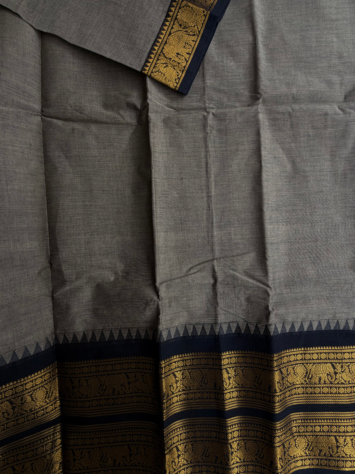 Kanchi cotton saree with rettapett border