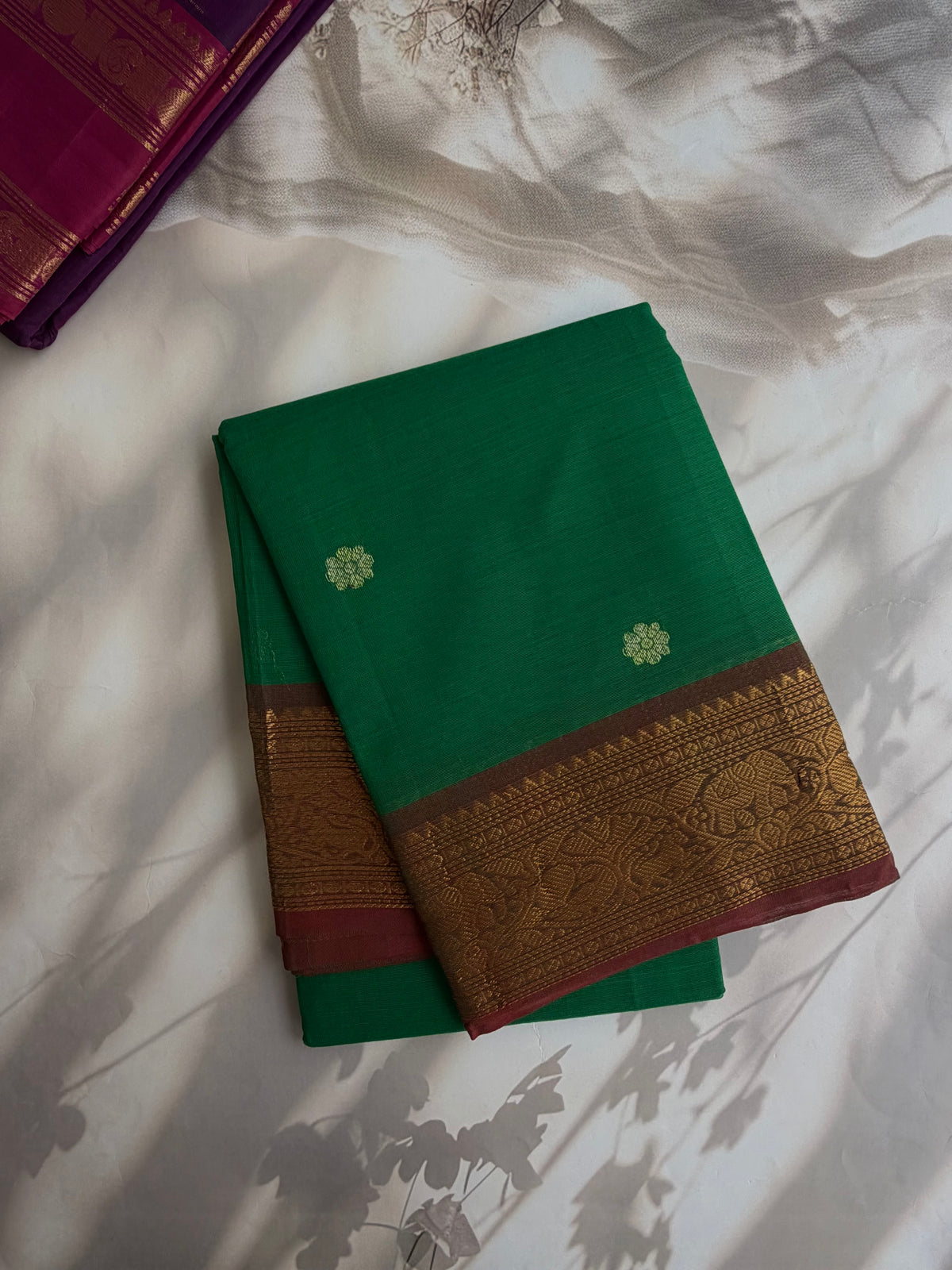 Kanchi cotton saree with zari butta weaves & zari pallu green