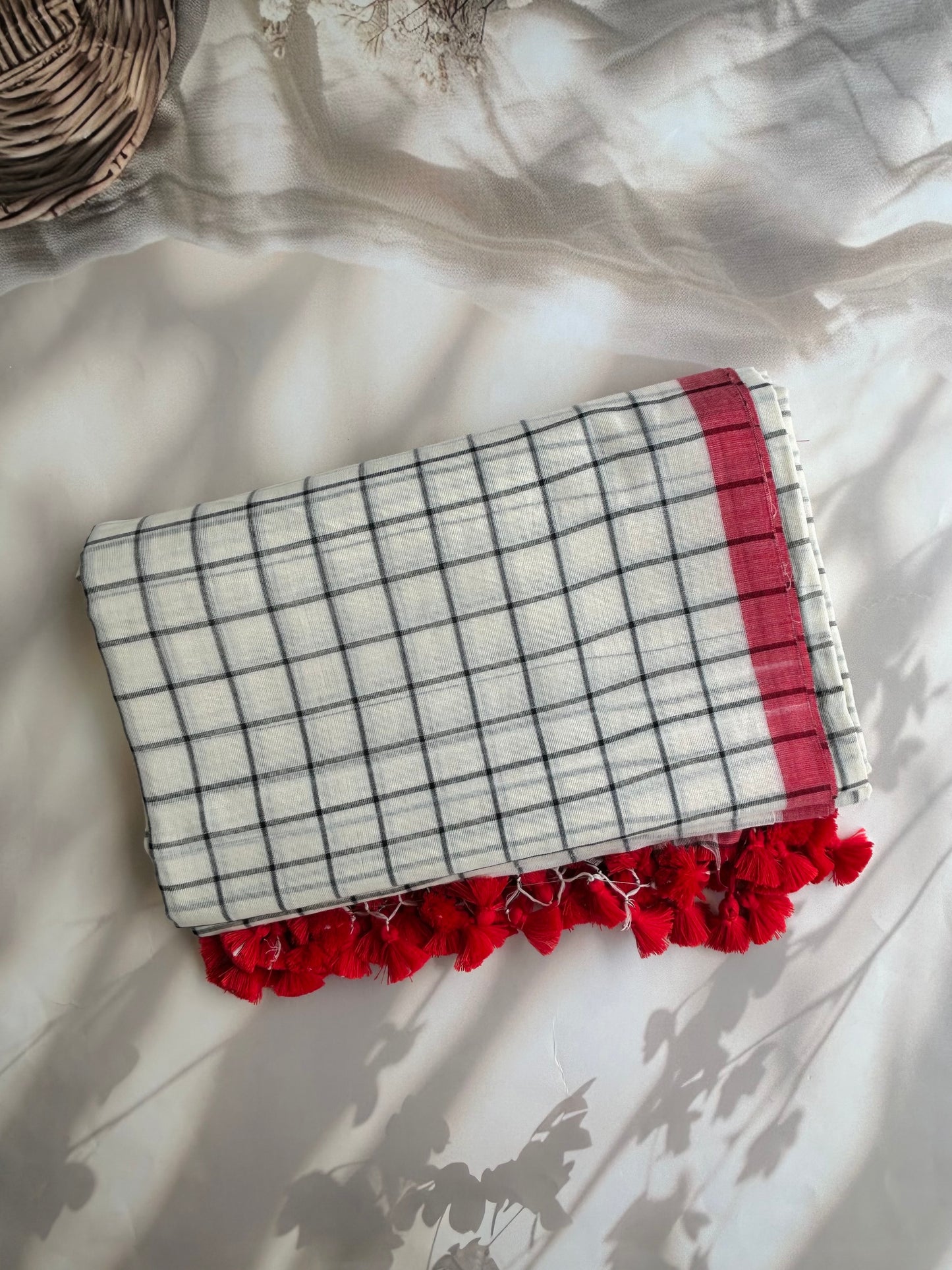 Handloom mul cotton check saree