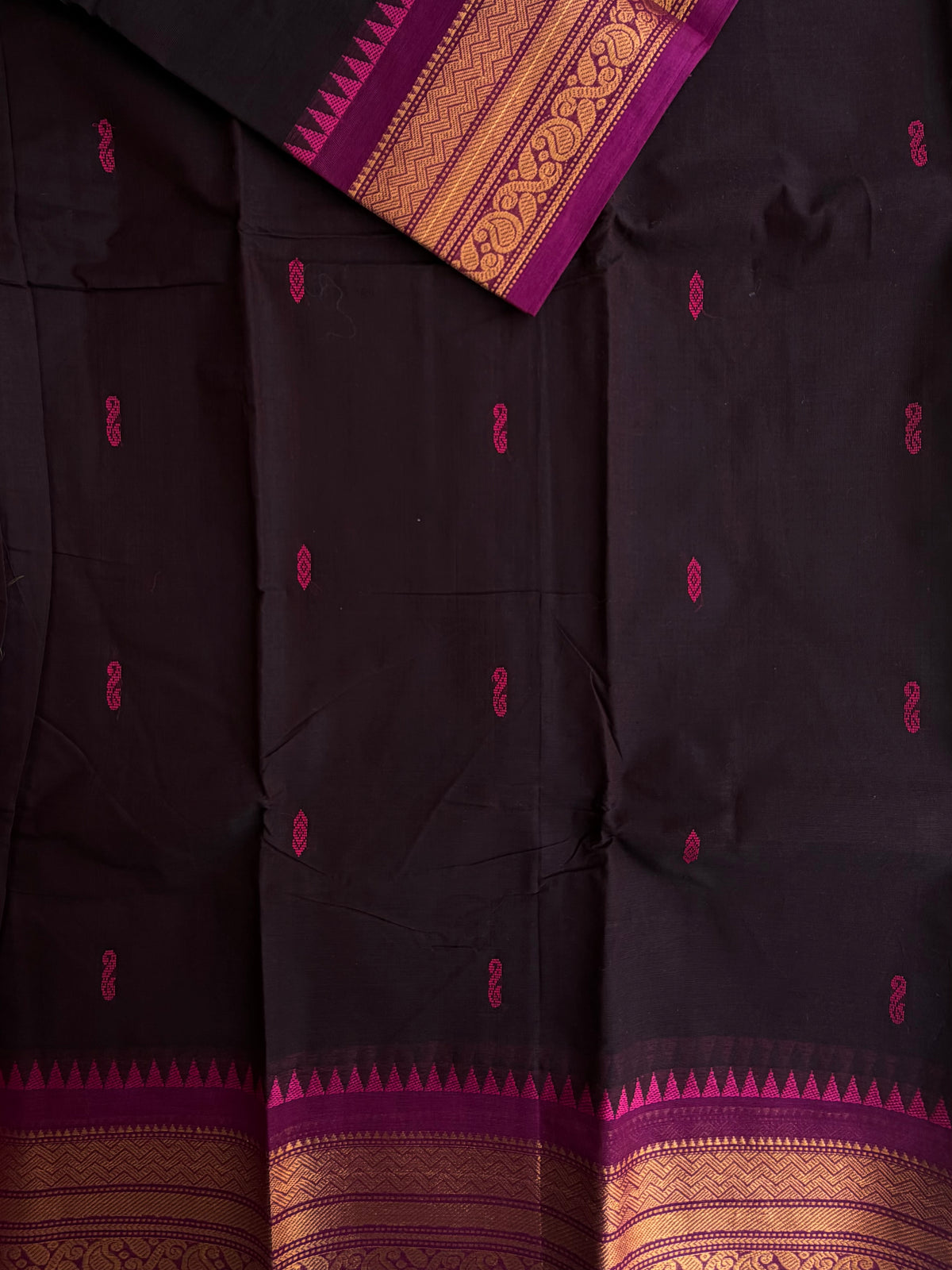Kanchi cotton saree in butta weaves