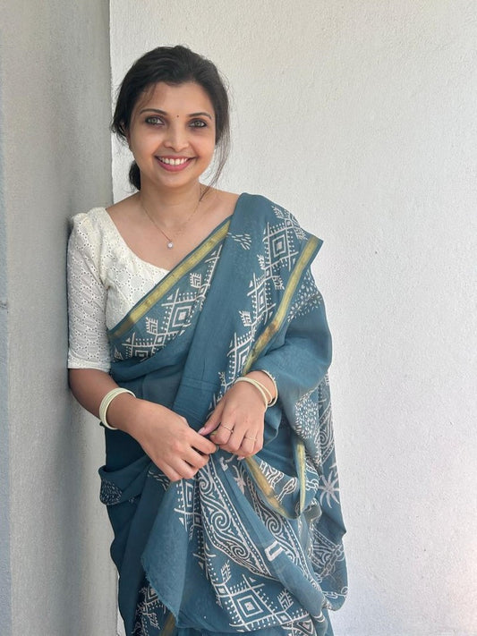 Mul mul cotton saree with Zari border