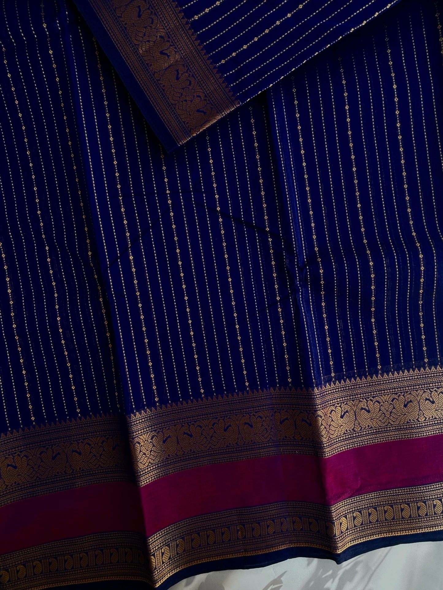 Kanchi Vairaoosi weaves saree - dark blue