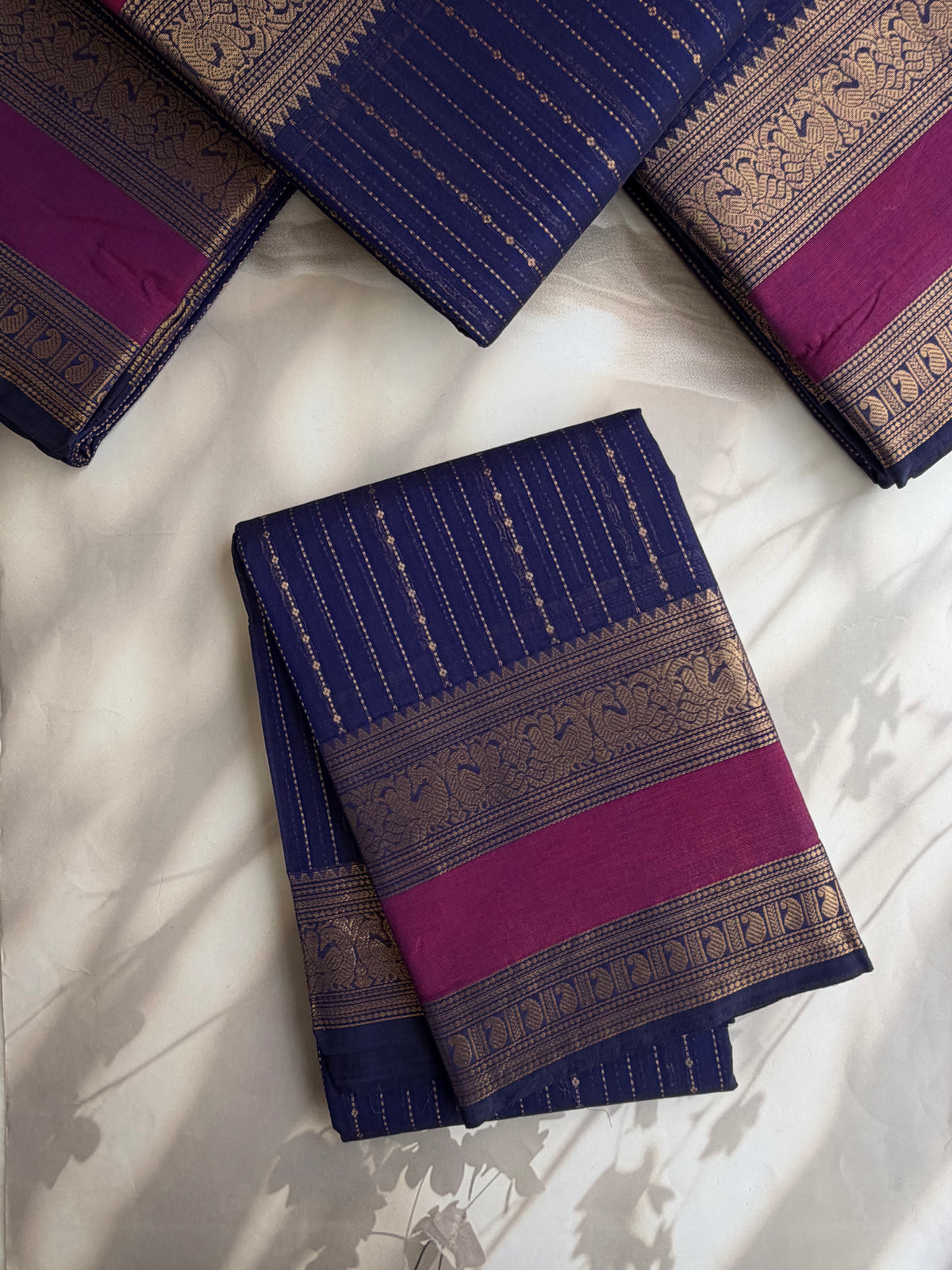 Kanchi Vairaoosi weaves saree - dark blue