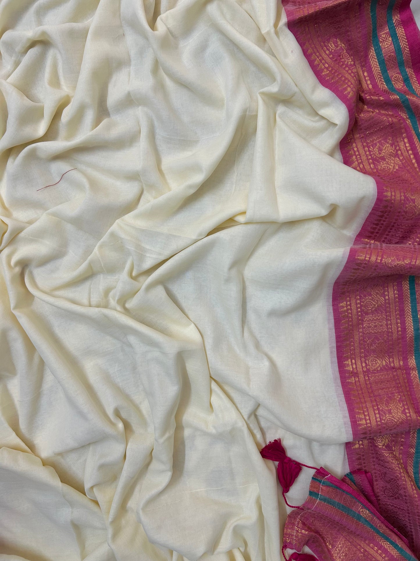 Mul mul saree with zari border
