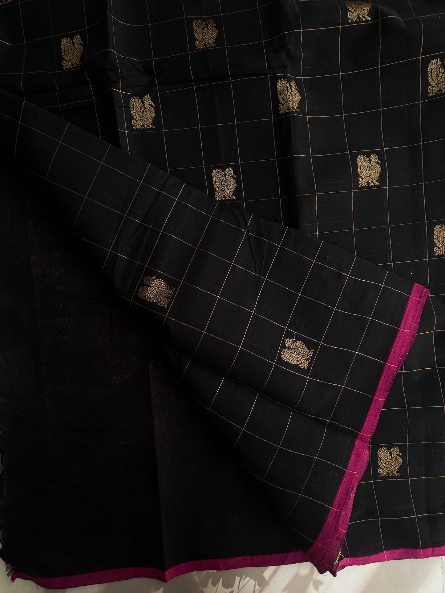 Kanchi cotton with premium zari weaves black with pink border