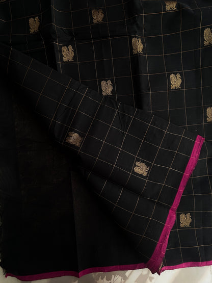 Kanchi cotton with premium zari weaves black with pink border