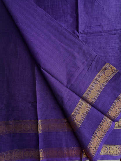 Kanchi cotton saree with zari border