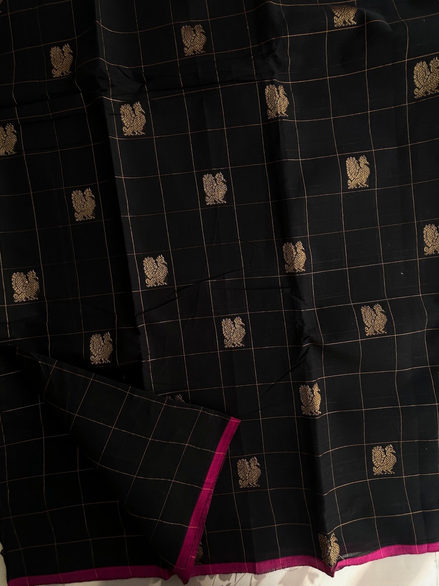 Kanchi cotton with premium zari weaves black with pink border