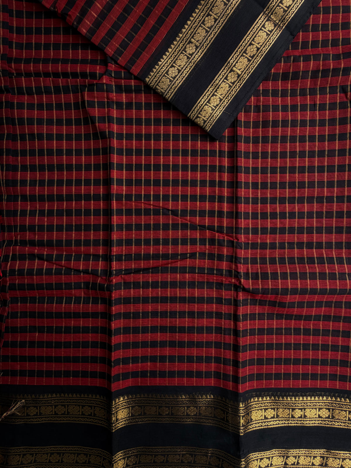 Kanchi cotton saree in kattam pattern & zari border