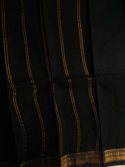 Sungudi Cotton saree with Velthari blouse black