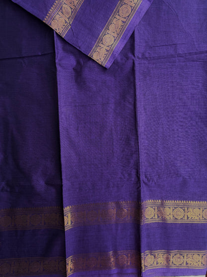 Kanchi cotton saree with zari border