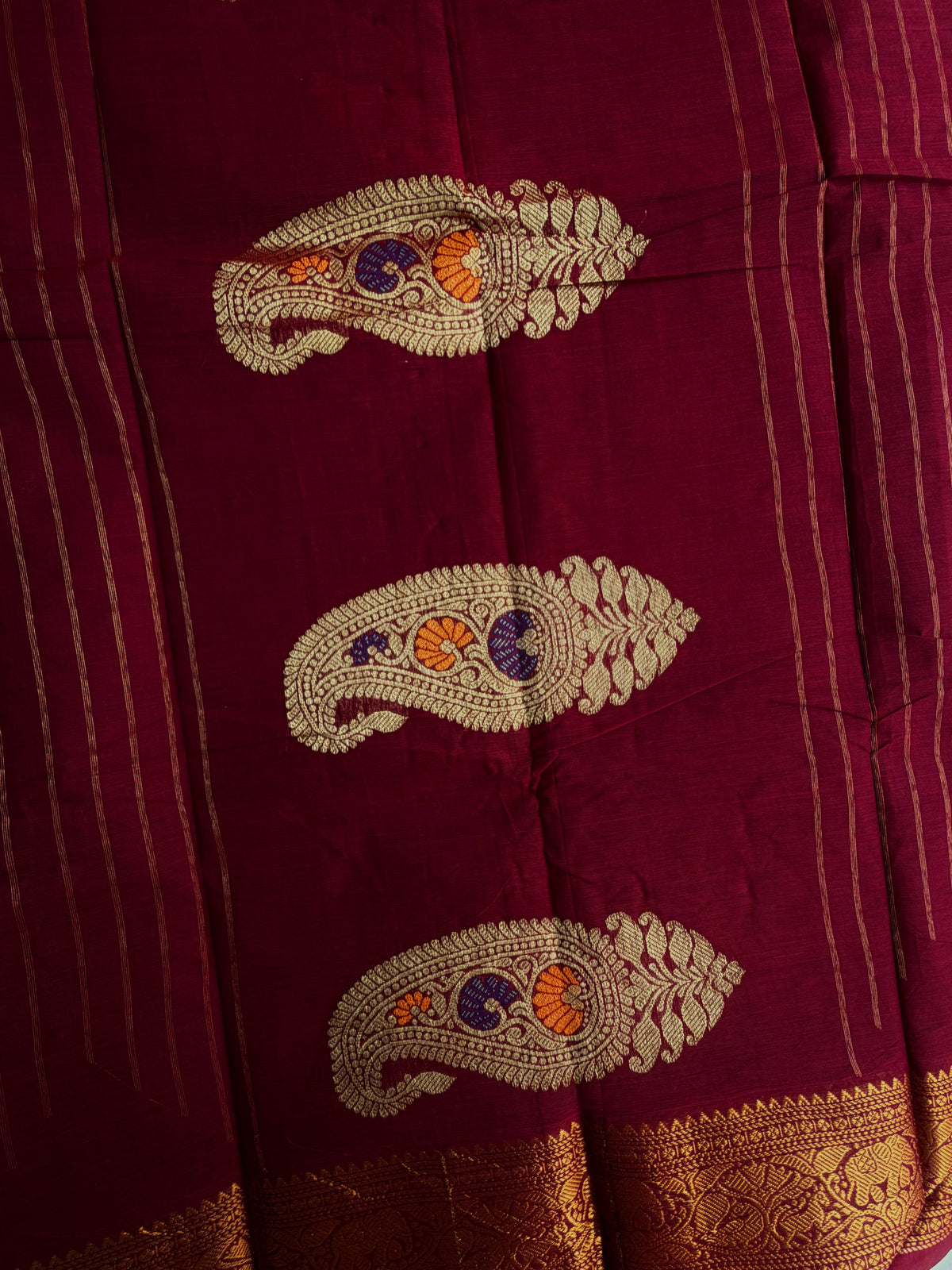 Kanchi cotton saree with butta weaves & zari pallu - maroon