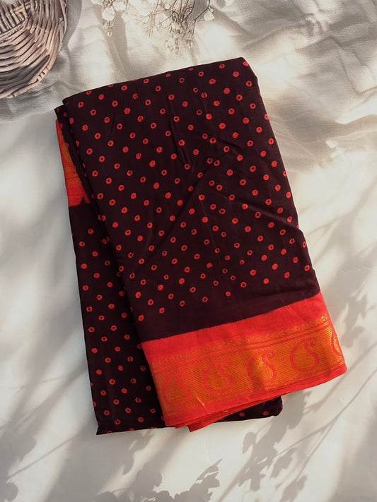 Sungudi saree in batik prints