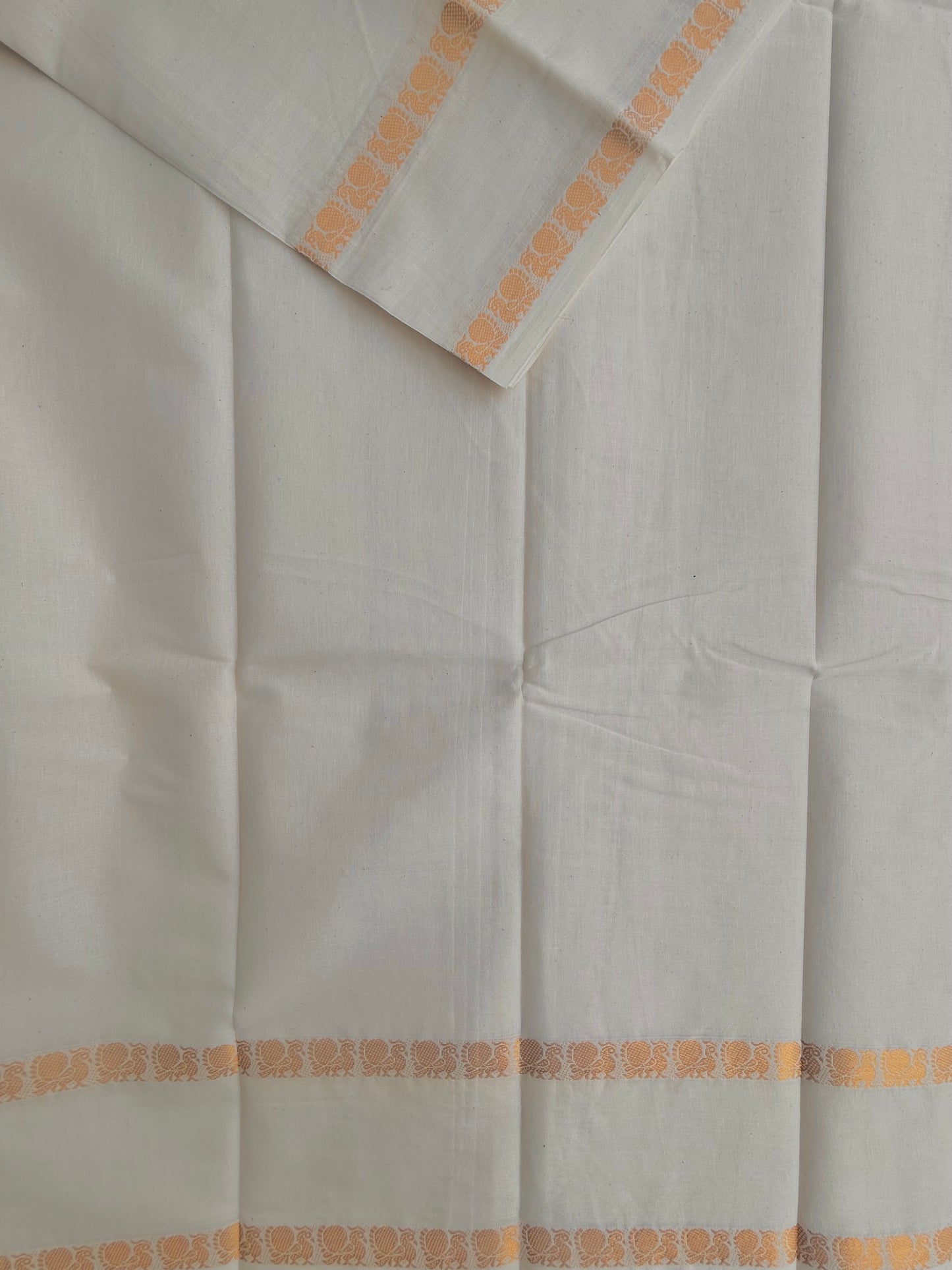 Sungudi Cotton saree with peacock zari border