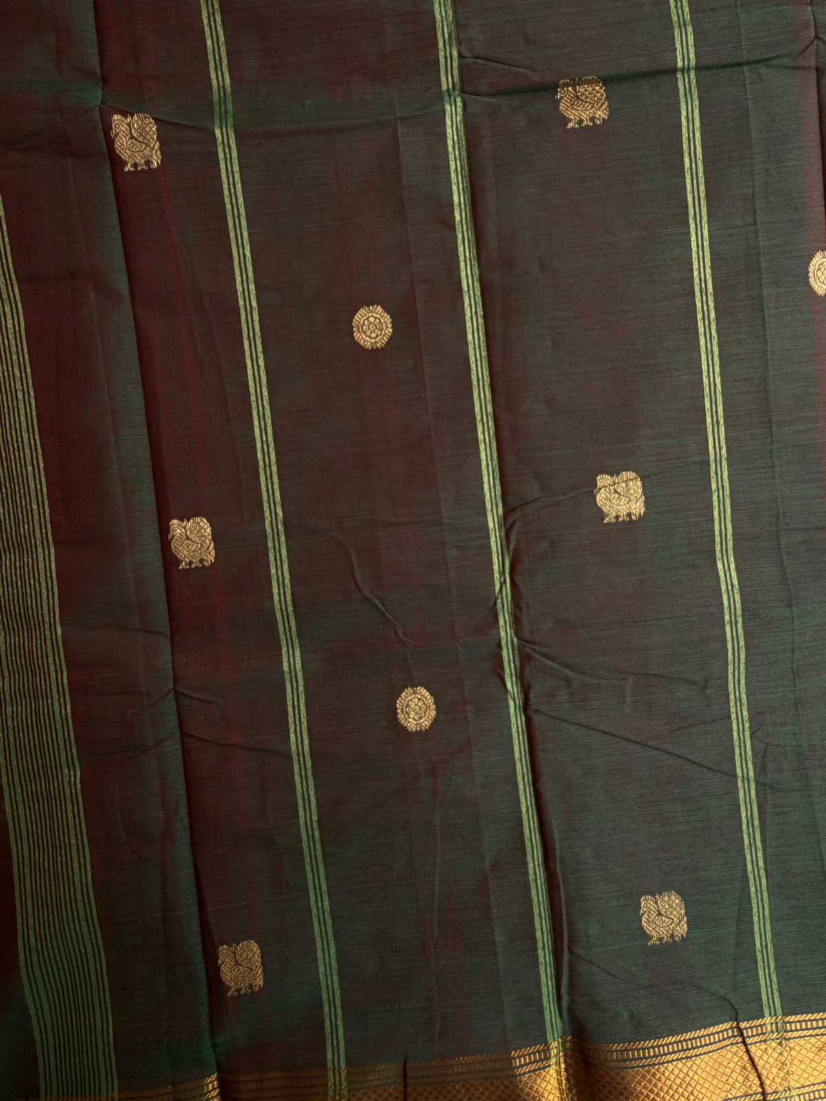 Kanchi cotton saree with annam zari weaves - dual toned green