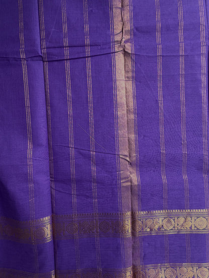 Kanchi cotton saree with zari border
