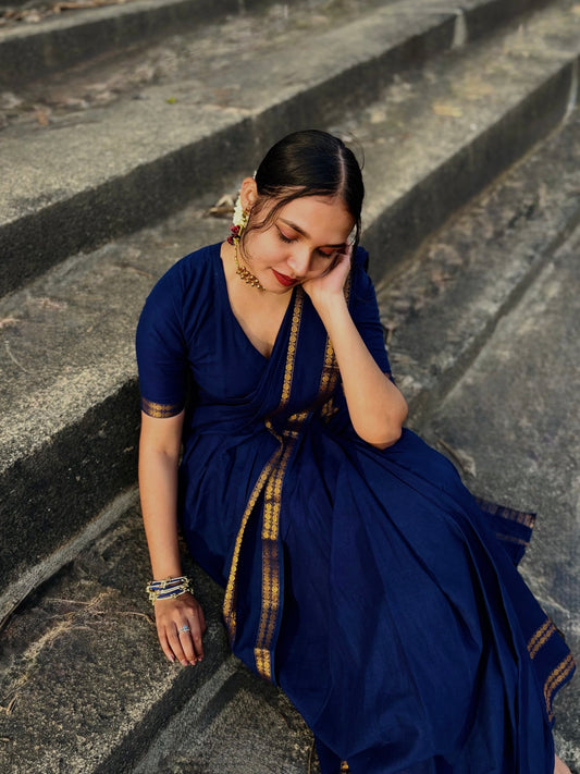 Sungudi saree with minimal zari border Blue