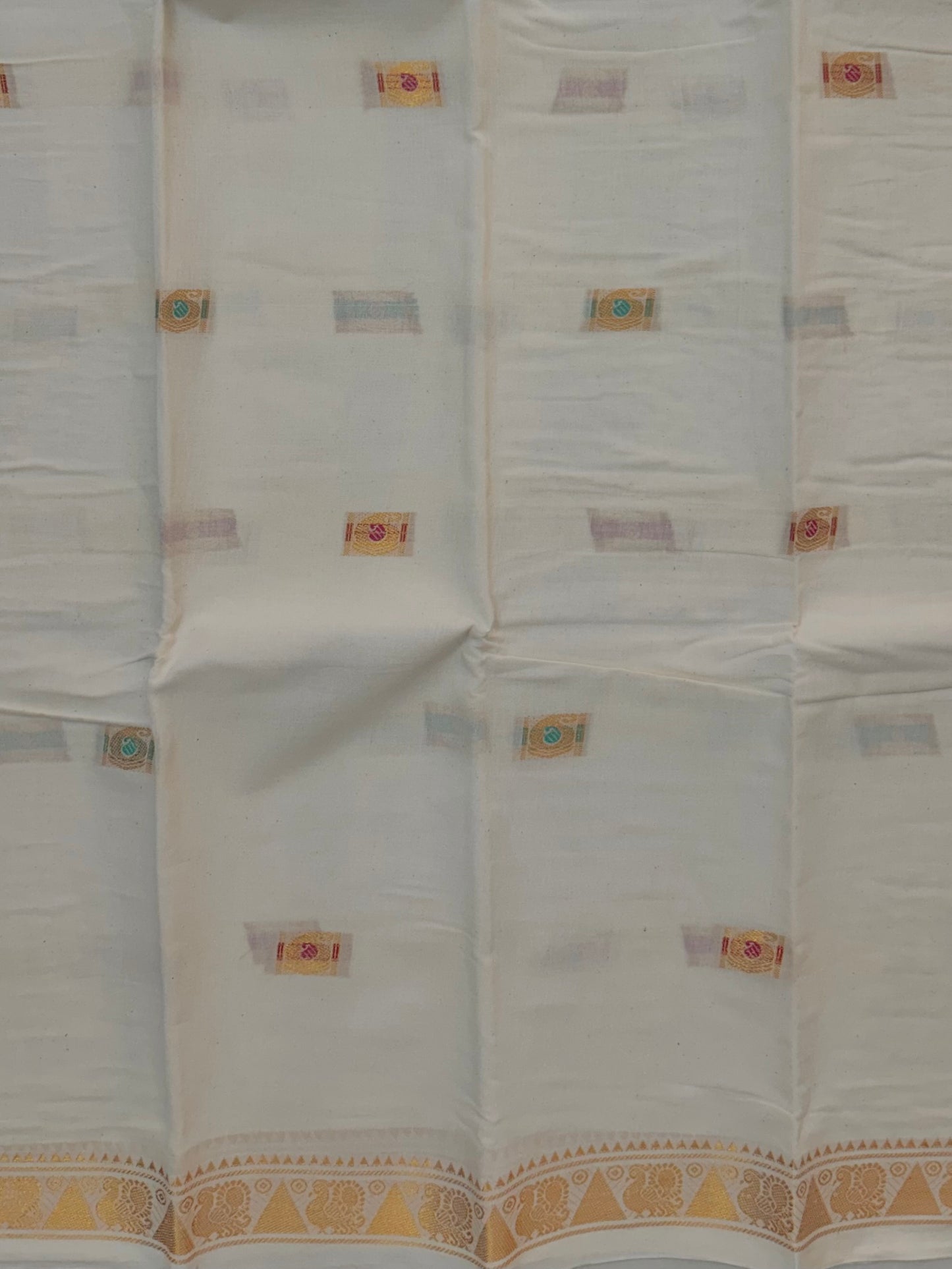 Sungudi Cotton saree with zari butta weaves