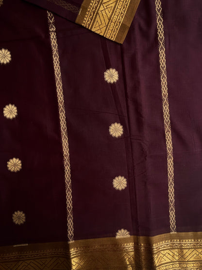 Kanchi cotton saree with zari weaves & grand pallu