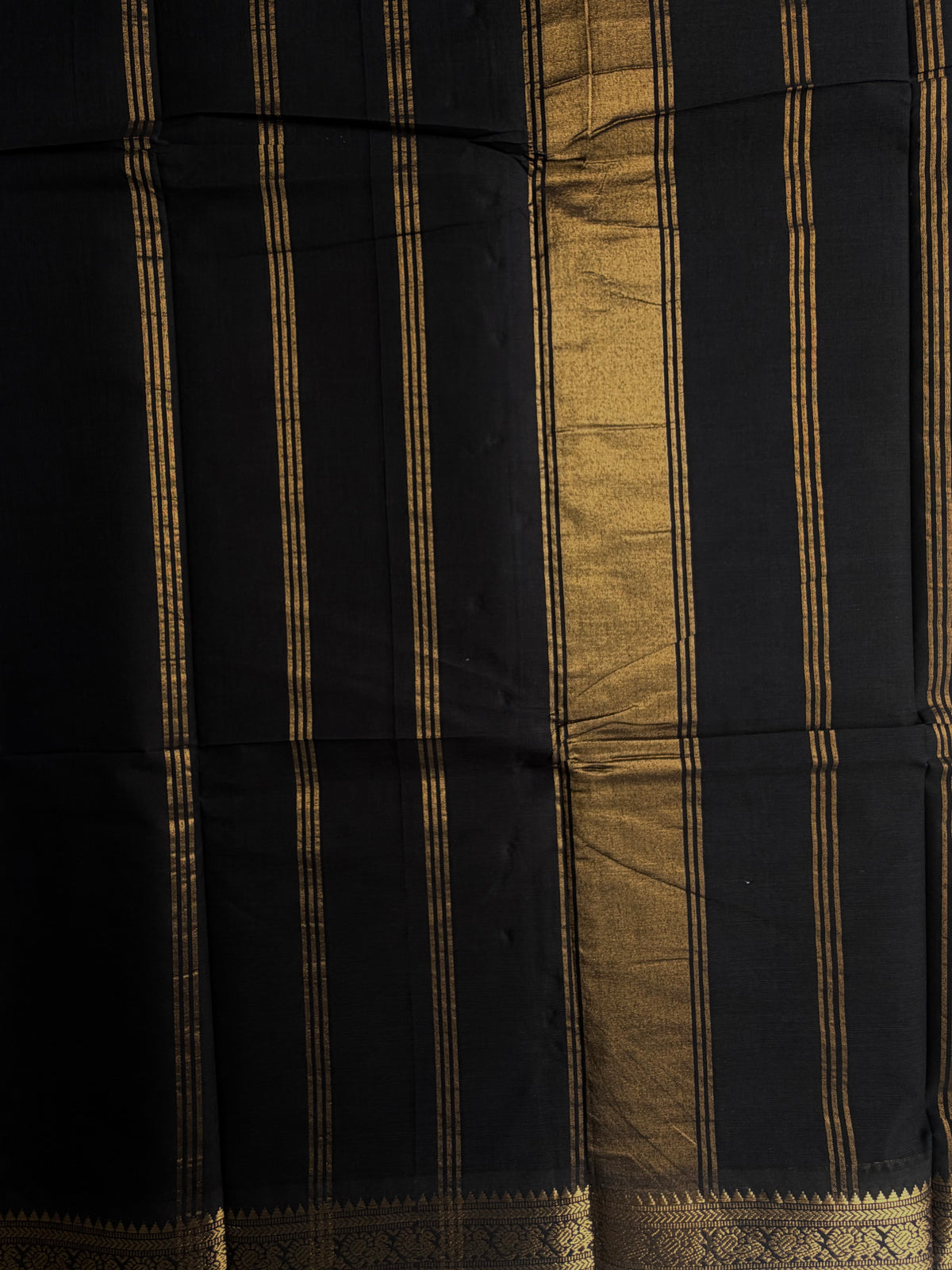 Kanchi cotton saree with minimal zari border black