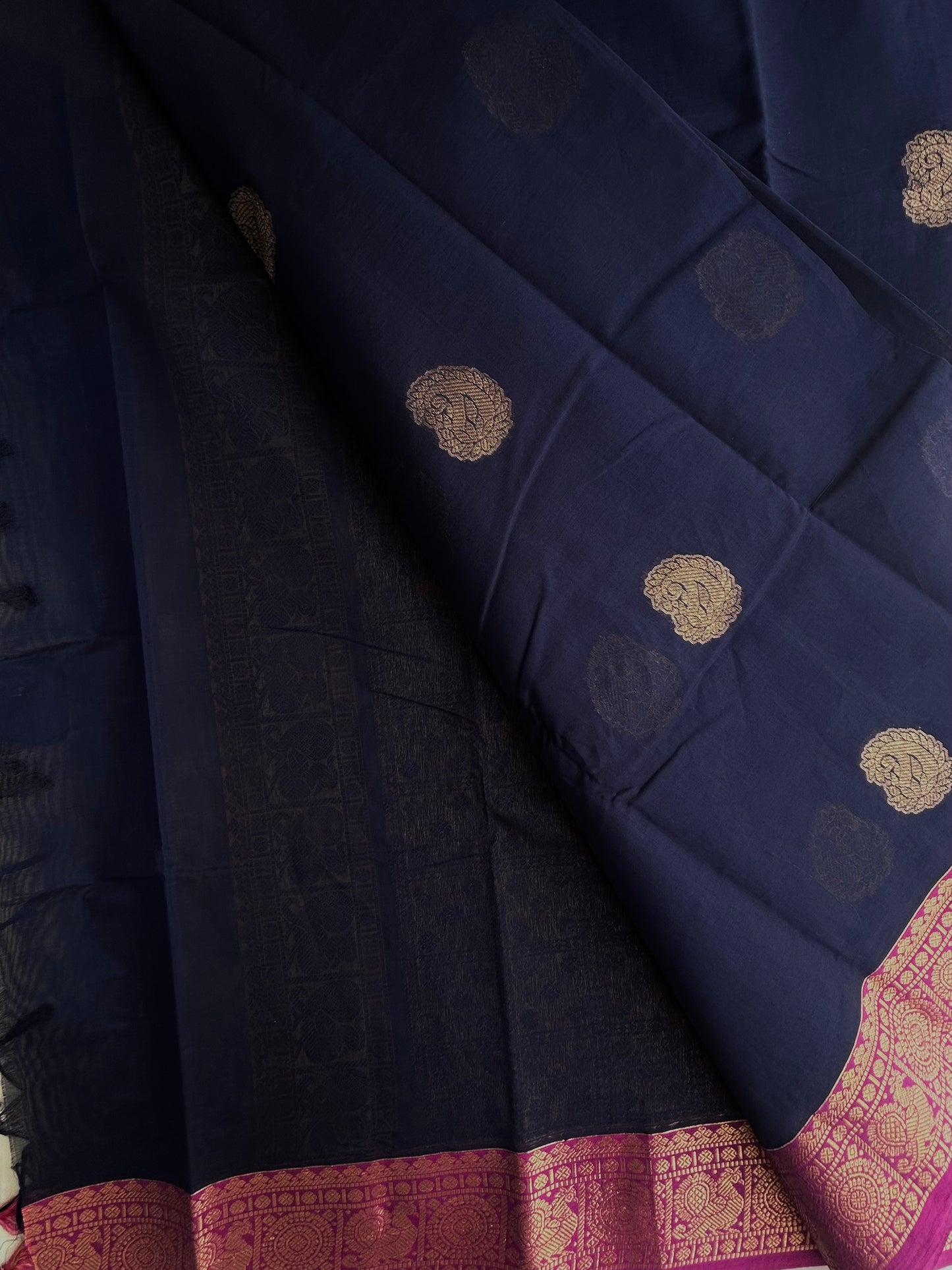 Kanchi cotton saree in butta weaves & grand pallu